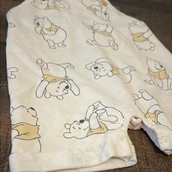 Disney Winnie-The-Pooh overalls size 24 months - Picture 2 of 5